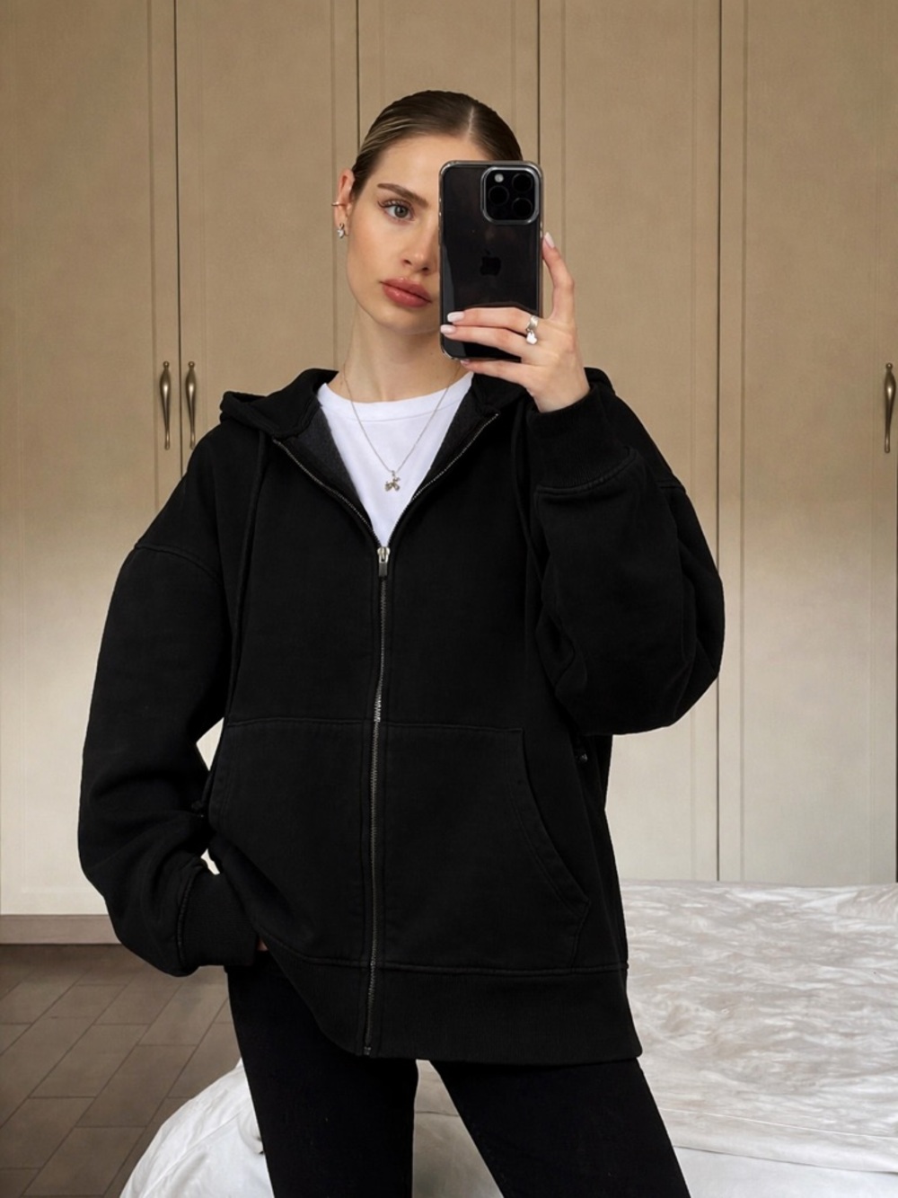 ZARA PLUSH SWEATSHIRT WITH HOOD
BLACK